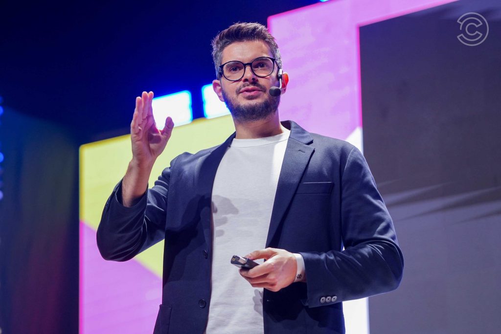 Diogo Cortiz palestrando